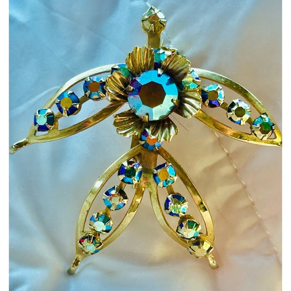 Vintage Jewelry - Vintage Gold Tone Rainbow Aurora Borealis Crystal Rhinestone Floral Brooch Pink